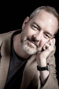 13e12-peter2bjones2bhead2bshot